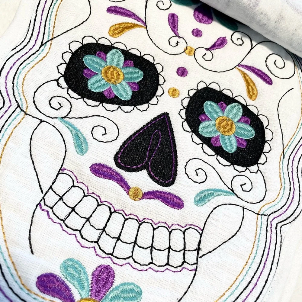 NWT Set of 4 Day of The Dead Skull/ Skeleton Placemats